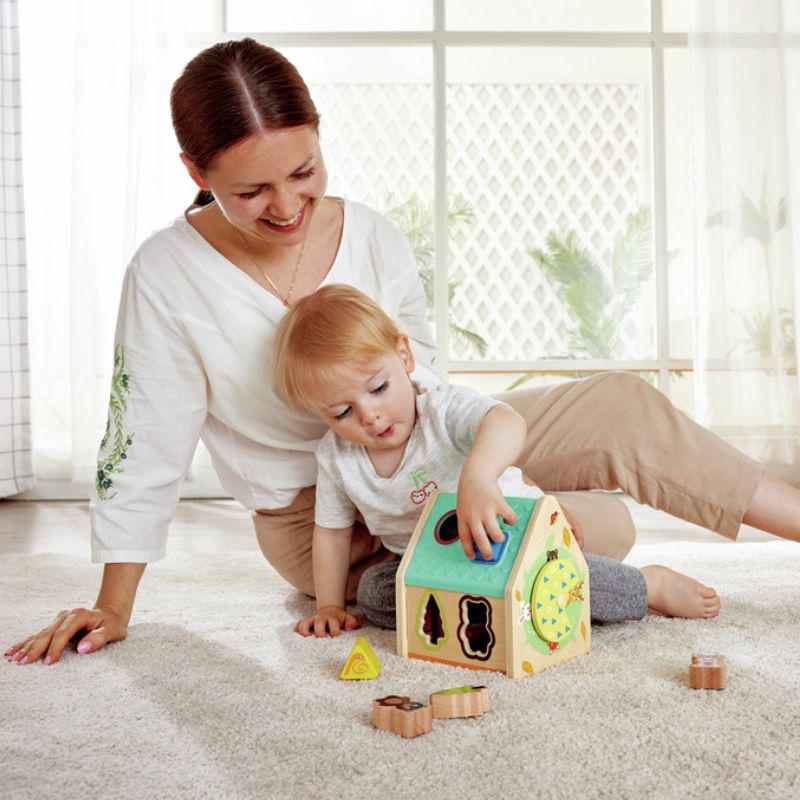 Hape Early Explorer Σετ Με Ξύλινο Σπιτάκι 9 τμχ Για 2-4 Ετών Critter House Shape Sorter