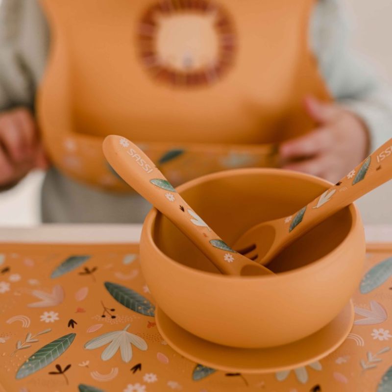 Sassi Σετ Σιλικονούχο Κουτάλι & Πιρούνι 2 τμχ Για 6+ Μηνών Chompy the Lion