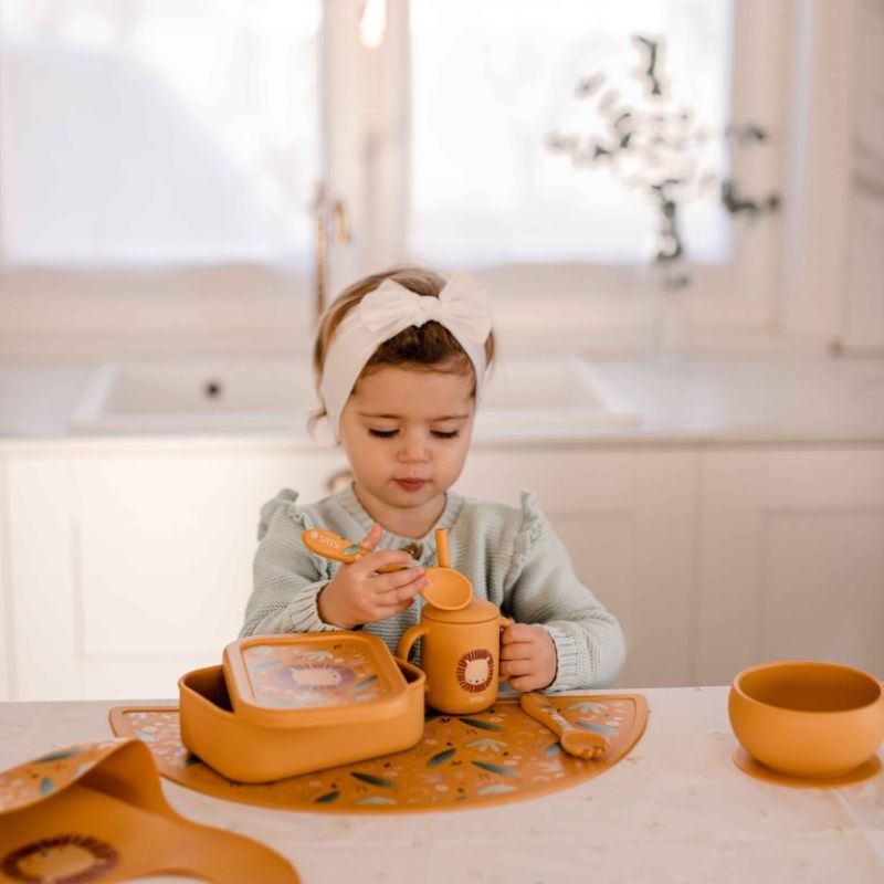 Sassi Σετ Σιλικονούχο Κουτάλι & Πιρούνι 2 τμχ Για 6+ Μηνών Chompy the Lion