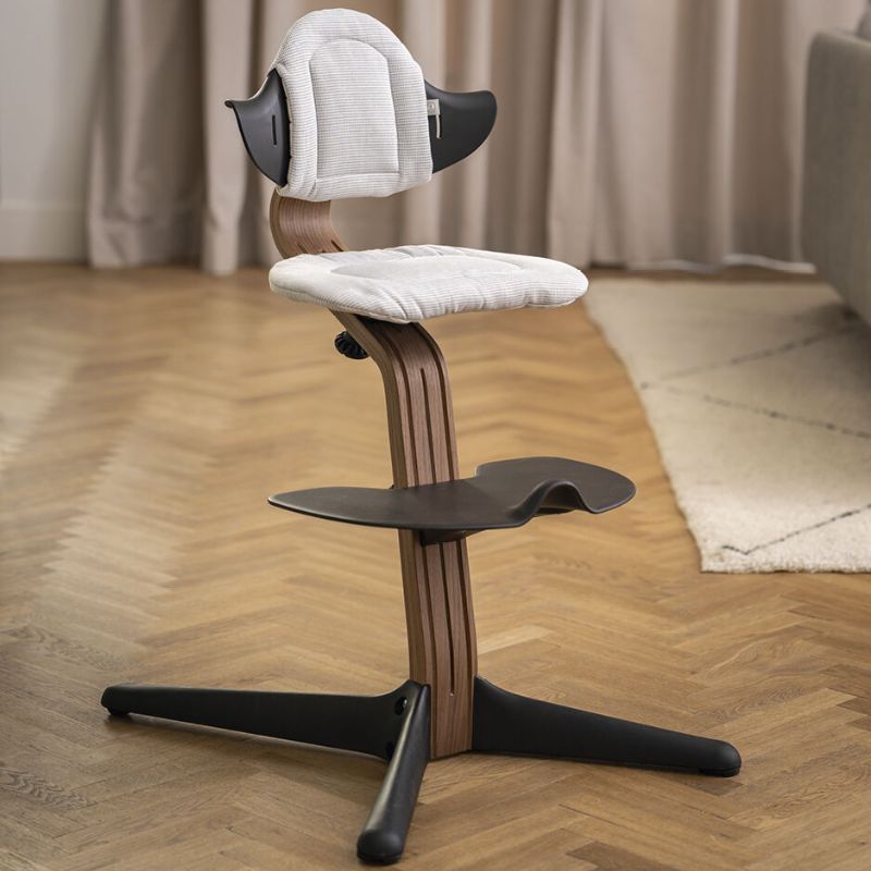 Stokke Nomi Καρέκλα Φαγητού Walnut Black Και Με Δώρο Baby Set Black 626102