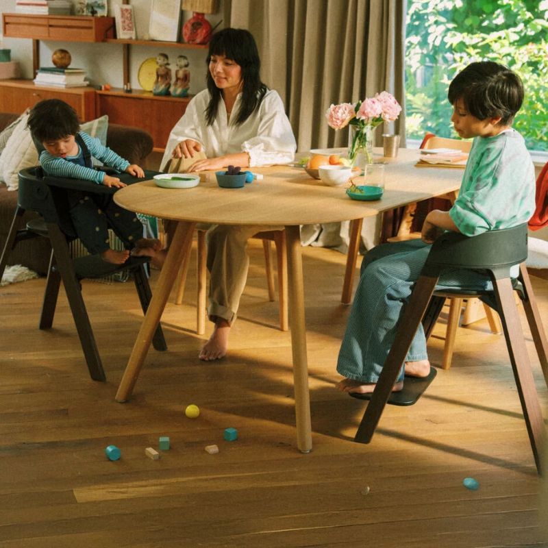 Stokke Steps Κάθισμα Φαγητού Black / Warm Brown