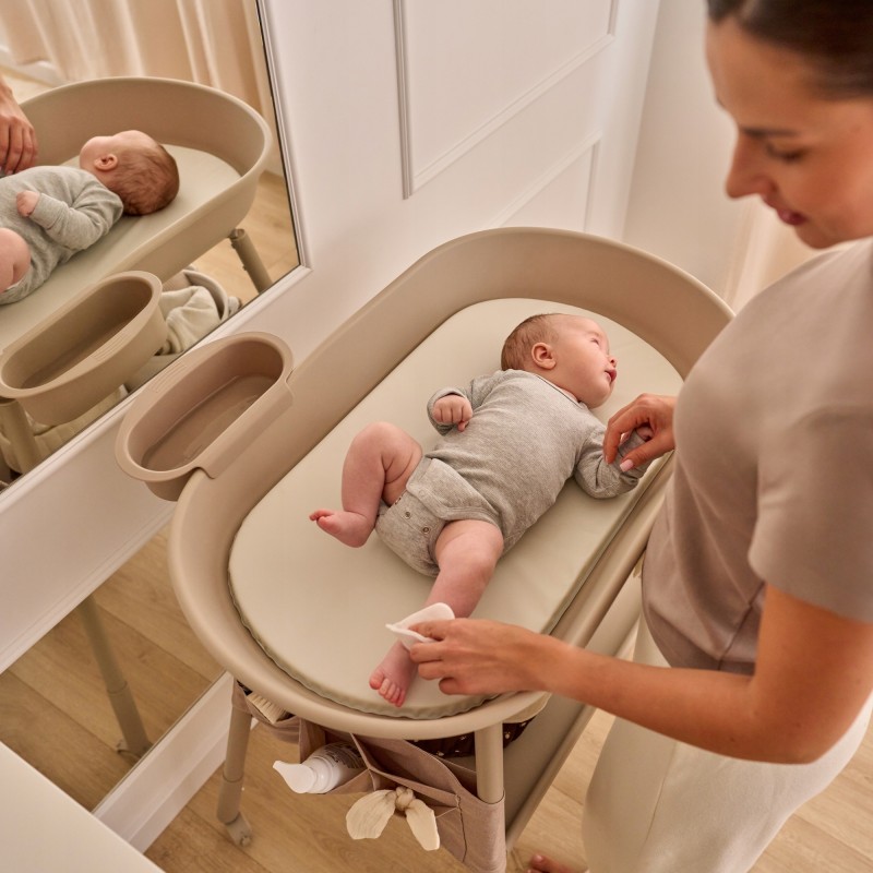 Lionelo Rosie Φορητή Αλλαξιέρα με Ρόδες & Ρυθμιζόμενο Ύψος Beige Sand