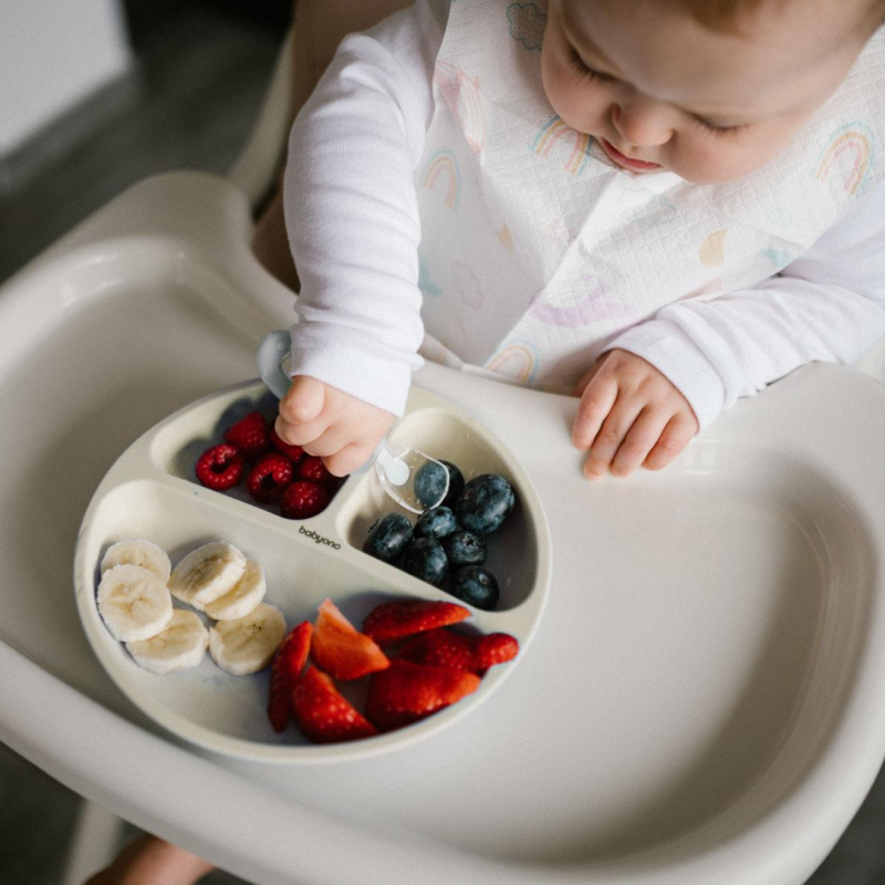 BabyOno: Πιάτο σιλικόνης με βεντούζες και χωρίσματα- Μπεζ