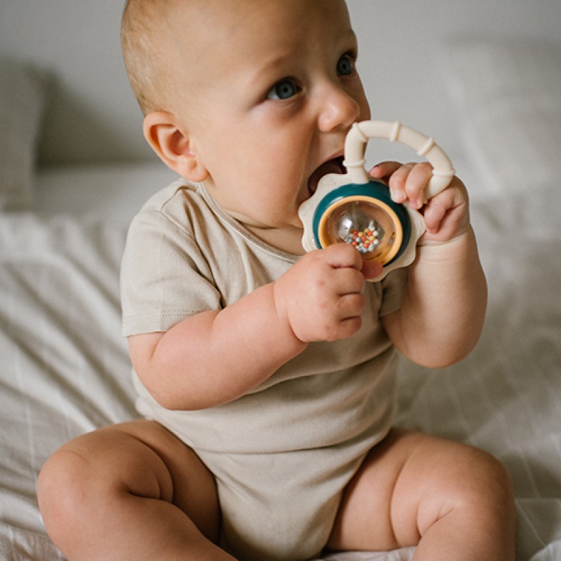 BabyOno: Κουδουνίστρα με μασητικό