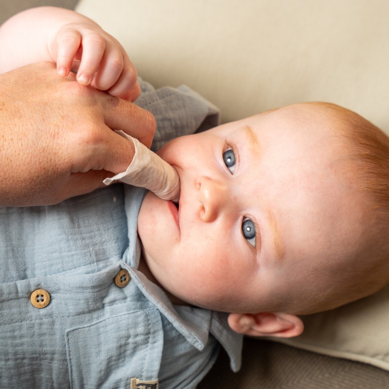 Brush-Baby:  Καταπραϋντικά βρεφικά μαντηλάκια για τα ούλα με χαμομήλι 0-16 μηνών
