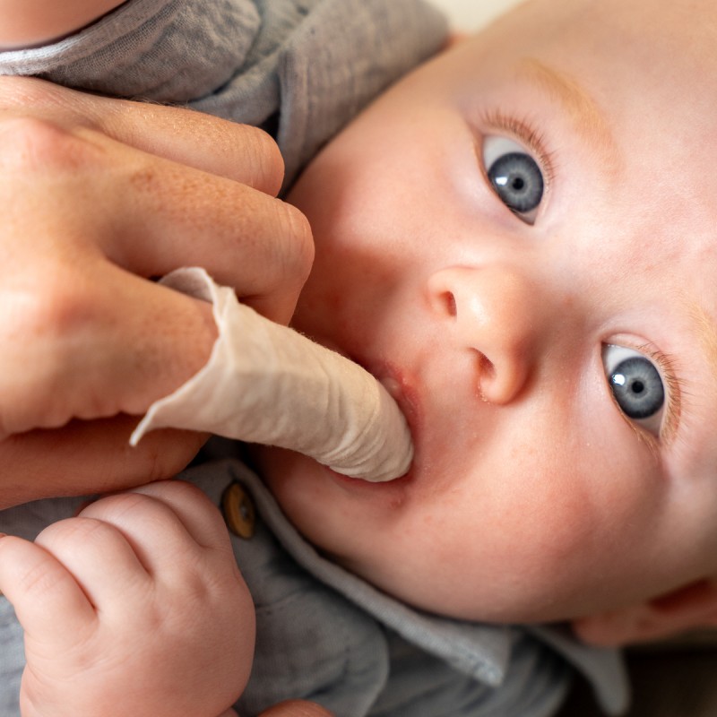 Brush-Baby:  Καταπραϋντικά βρεφικά μαντηλάκια για τα ούλα με χαμομήλι 0-16 μηνών
