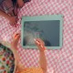 KIDYWOLF: Tablet ζωγραφικής με φως, 2 όψεων με οθόνη LΕD & μαυροπίνακα- Επαναφορτιζόμενο