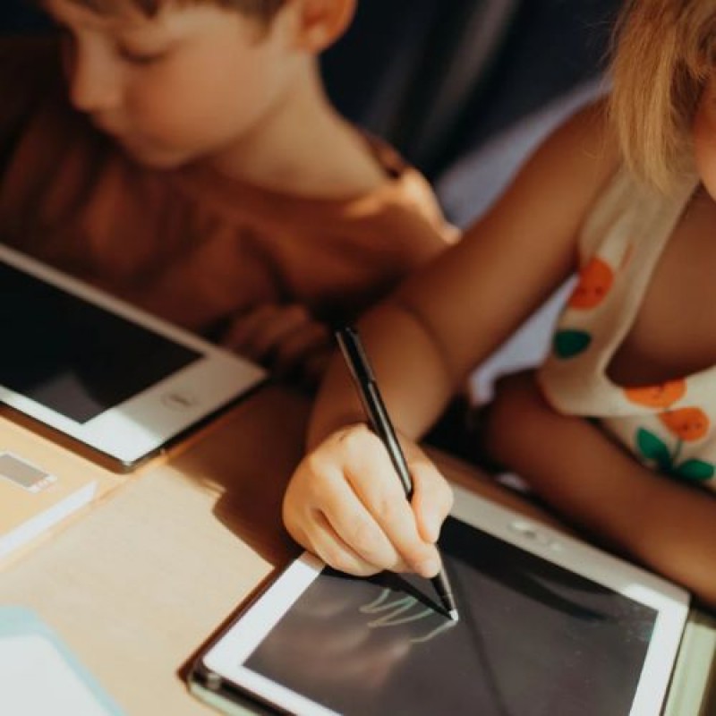 KIDYWOLF: 60 κάρτες για τα Mini Tablet ζωγραφικής με θέμα "Animals Around the World" & "Oceans and Pirates"