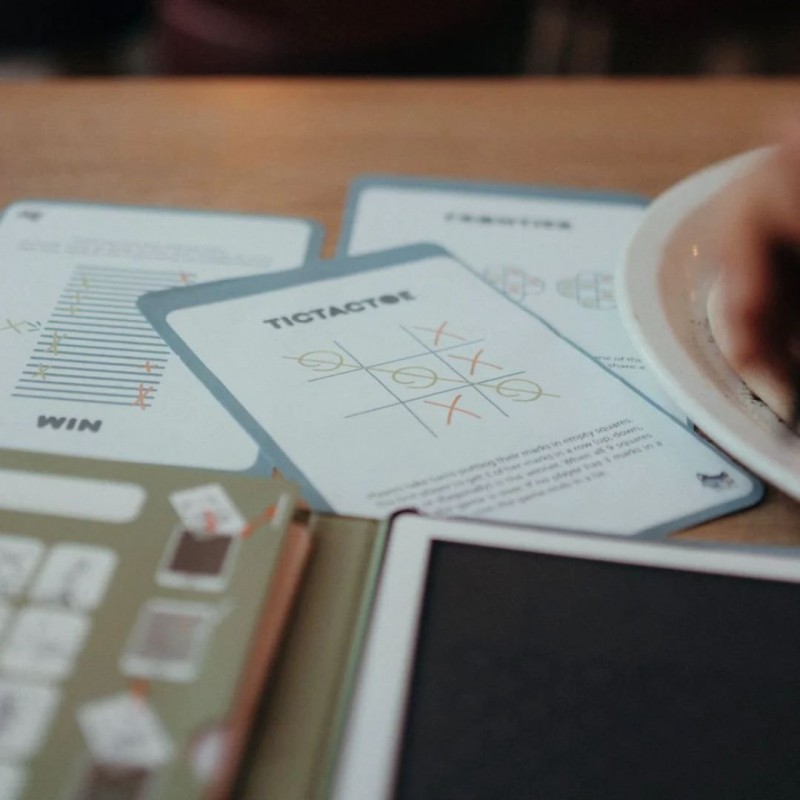 KIDYWOLF: 60 κάρτες για τα Mini Tablet ζωγραφικής με θέμα "Παιχνίδια" & "Εκπαίδευση"