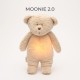 MOONIE 2.0: Επαναφορτιζόμενο βοήθημα ύπνου με ηχογράφηση & αισθητήρα κλάματος – Οργανικό βαμβάκι Sand