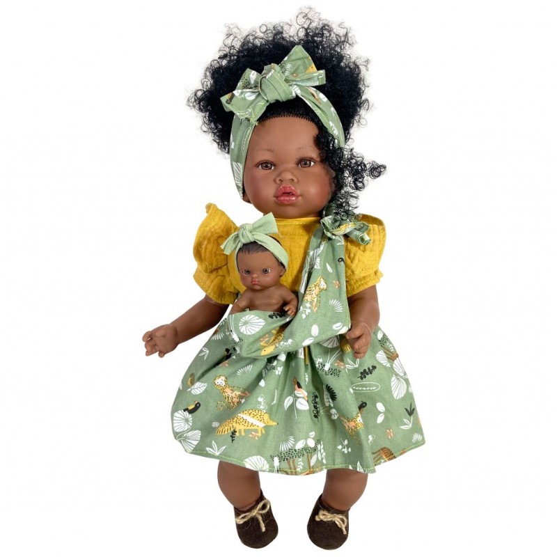 Nines D'Onil: Μωρό Maria με πράσινο φόρεμα και μωρό σε μάρσιπο