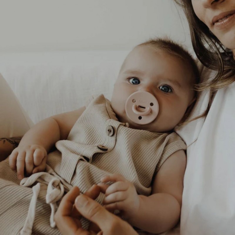 Elhee: Πιπίλα από ιατρική σιλικόνη Choochooo 6-18 μηνών - Nude