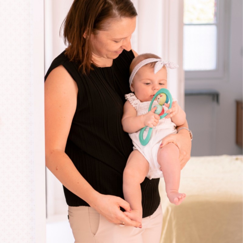 Σόφι καμηλοπάρδαλη Κουδουνίστρα με 2 μπαλίτσες