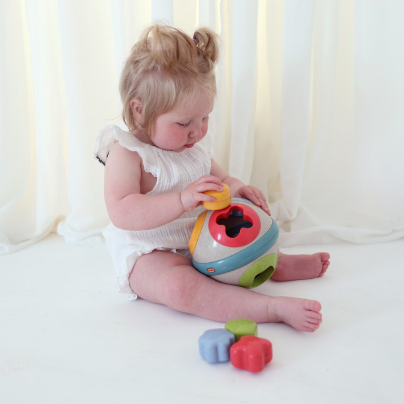 Tolo Toys: Μπάλα με σχήματα-κουδουνίστρες από βιοδιασπώμενο υλικό