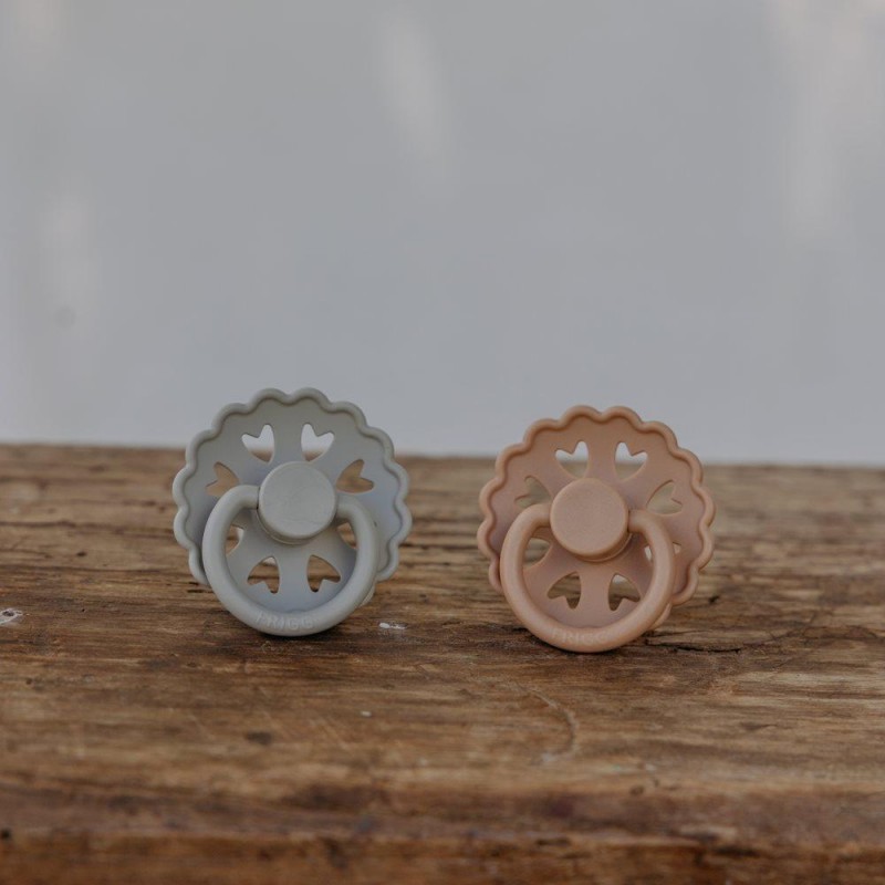 Σετ 2 Πιπίλες Σιλικόνης FRIGG Fairytale Silky Satin/Willow Gray 6-18 Μηνών