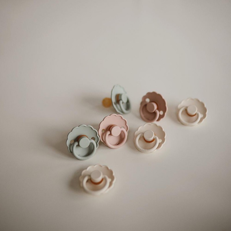 Σετ 2 Πιπίλες Latex FRIGG Daisy Desert/Cream 6-18 Μηνών