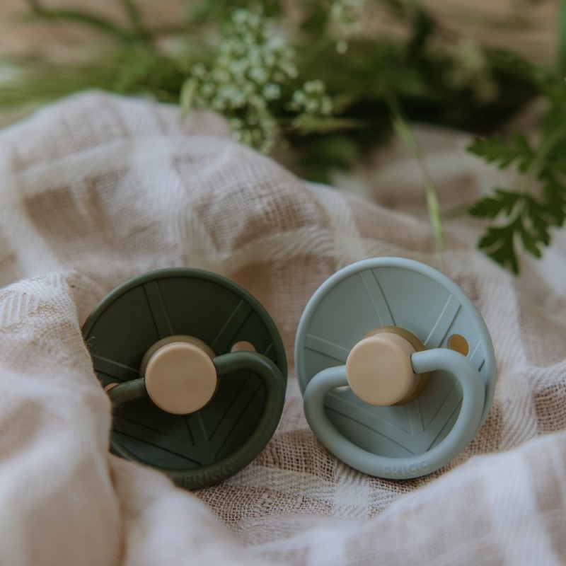 Σετ 2 Πιπίλες Latex FRIGG Little Viking Sage/Olive 0-6 Μηνών